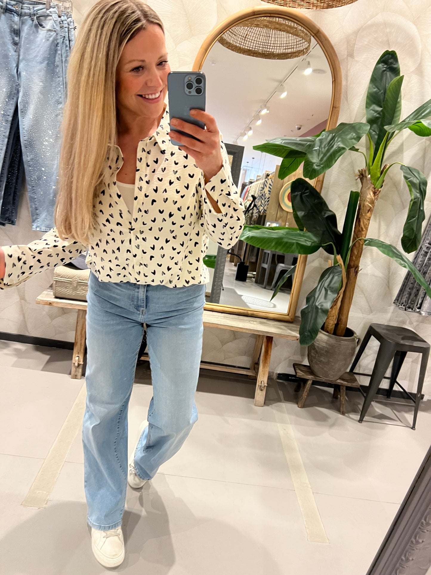 LOD of LOVE – Off White Blouse met Zwarte Hartjes