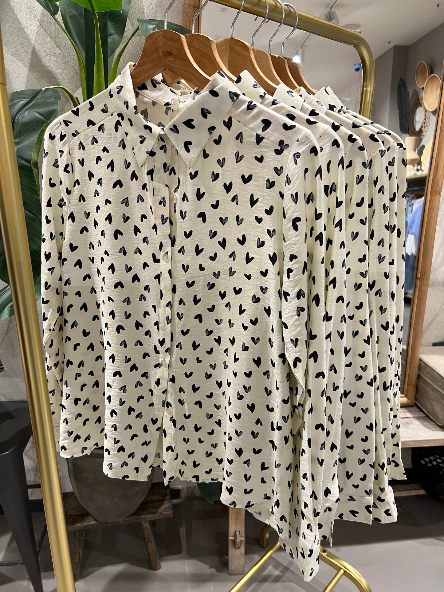 LOD of LOVE – Off White Blouse met Zwarte Hartjes