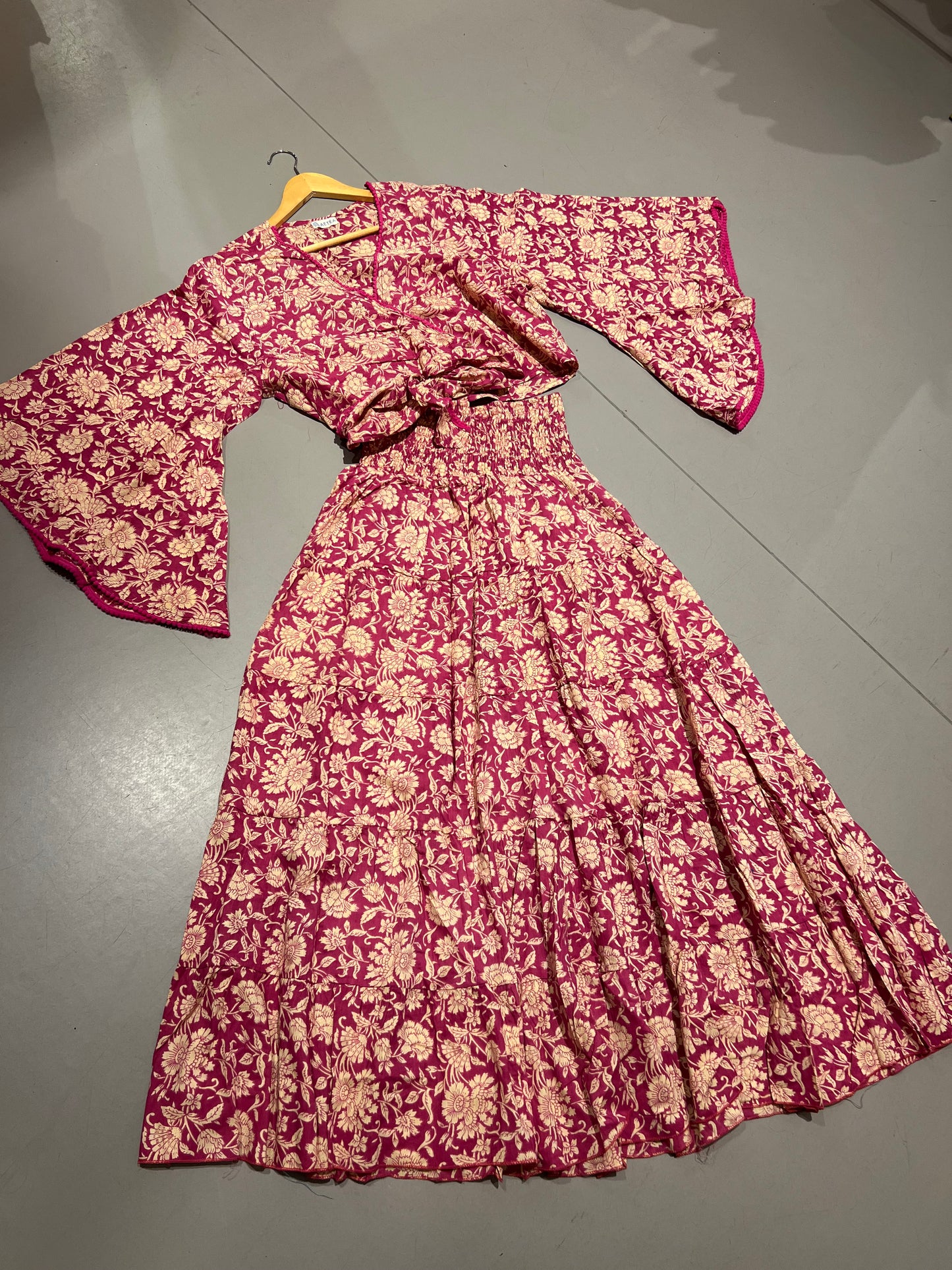 LOD of Love – Ibiza Maxi Rok Framboosrood met Bloemenprint