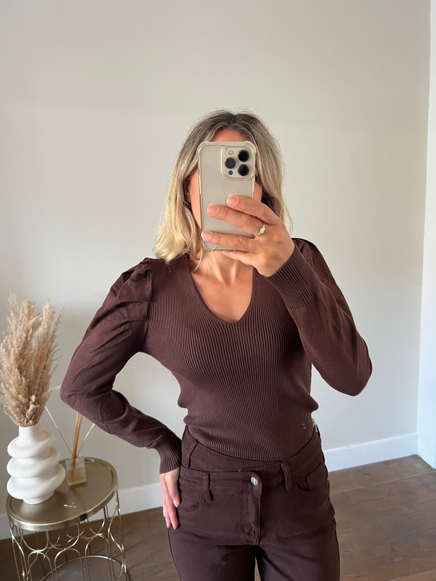 LOD Of Love - Lara Basic Trui met Pofmouwen Brown