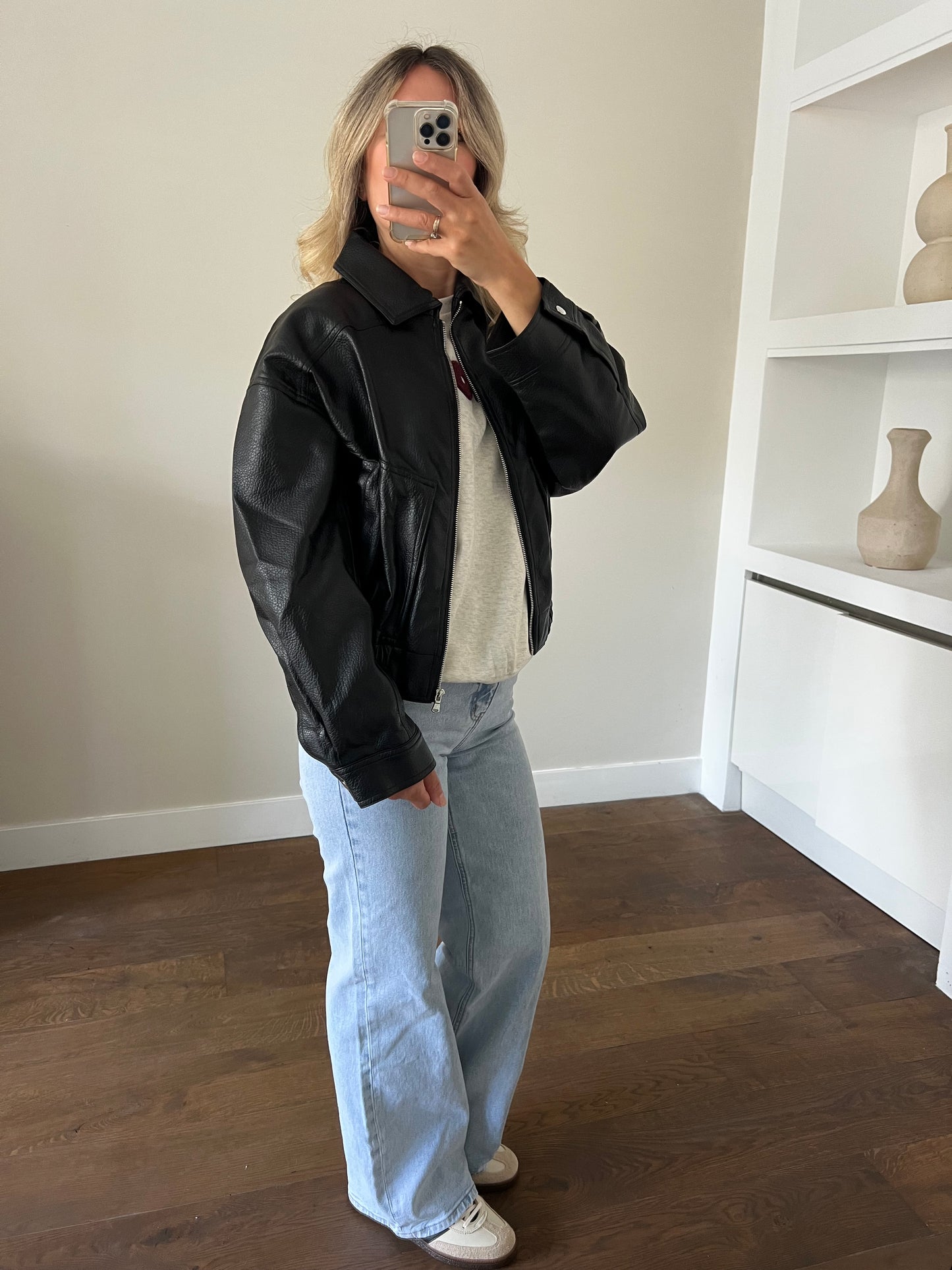 LOD of Love – Oversized Bomber Jacket Zwart