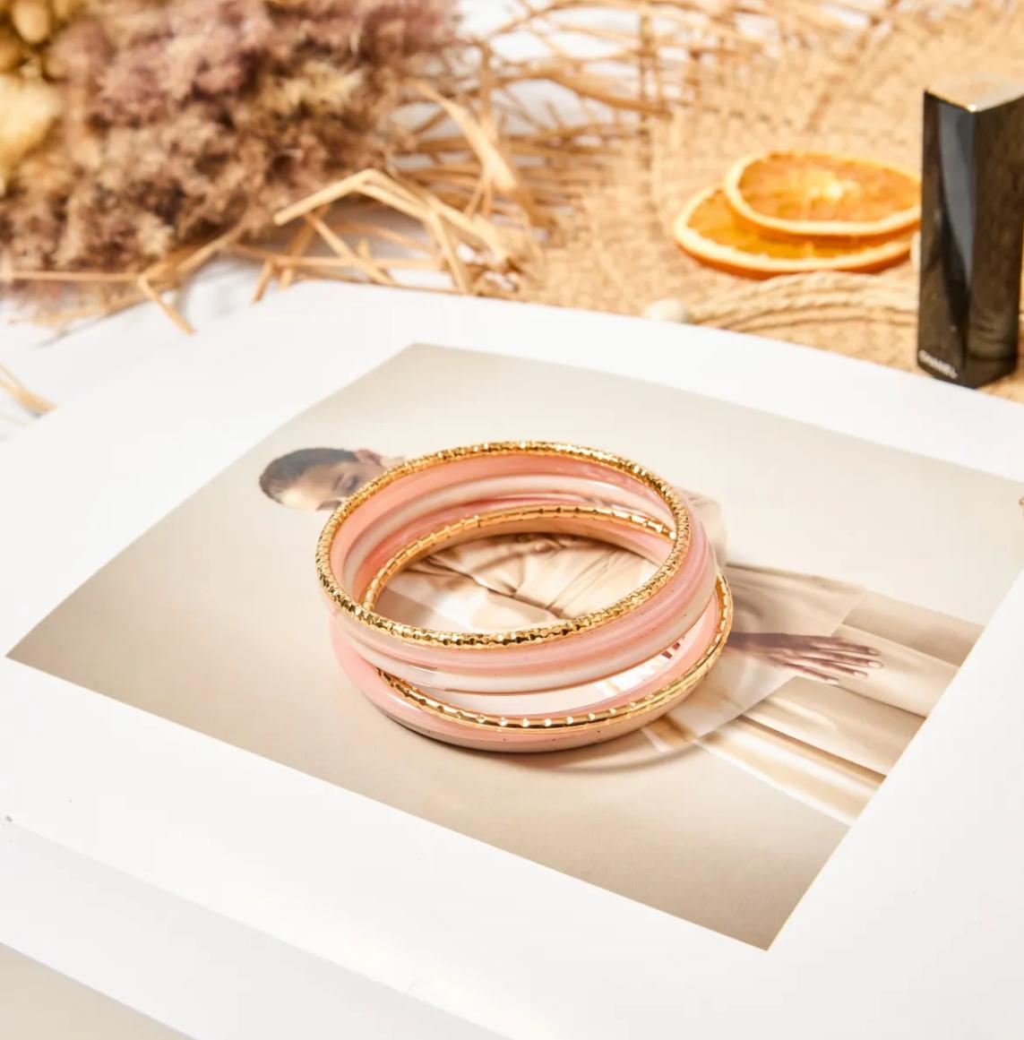 LOD of Love – Blush & Gold Bangle Set – Soft Glam Armbanden (Set van 4)