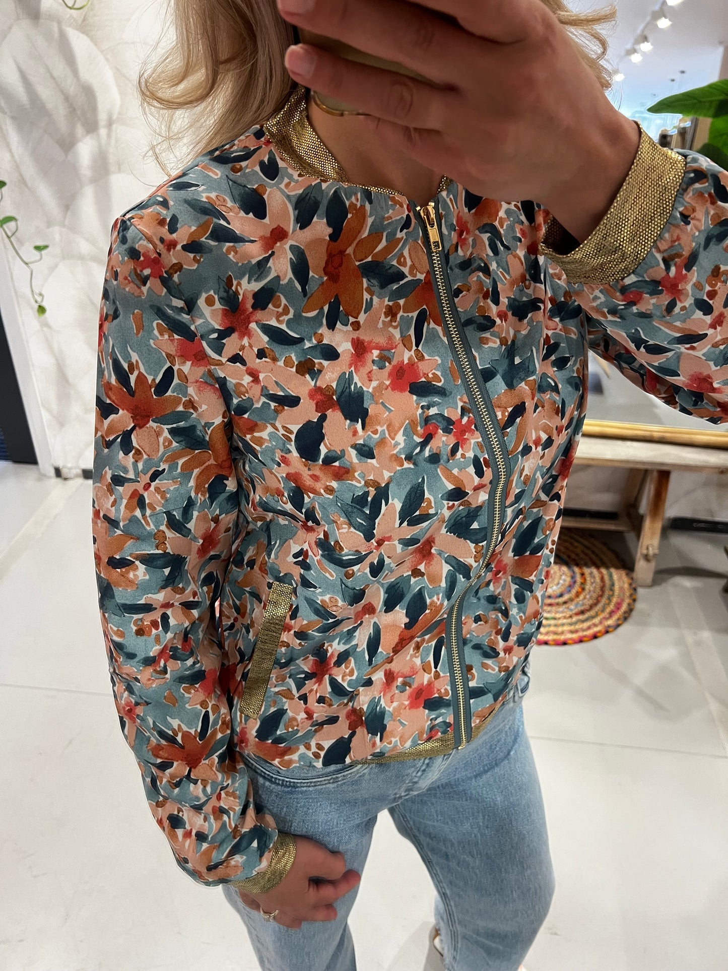 LOD of Love – Bomberjack met Kleurrijke Bloemenprint