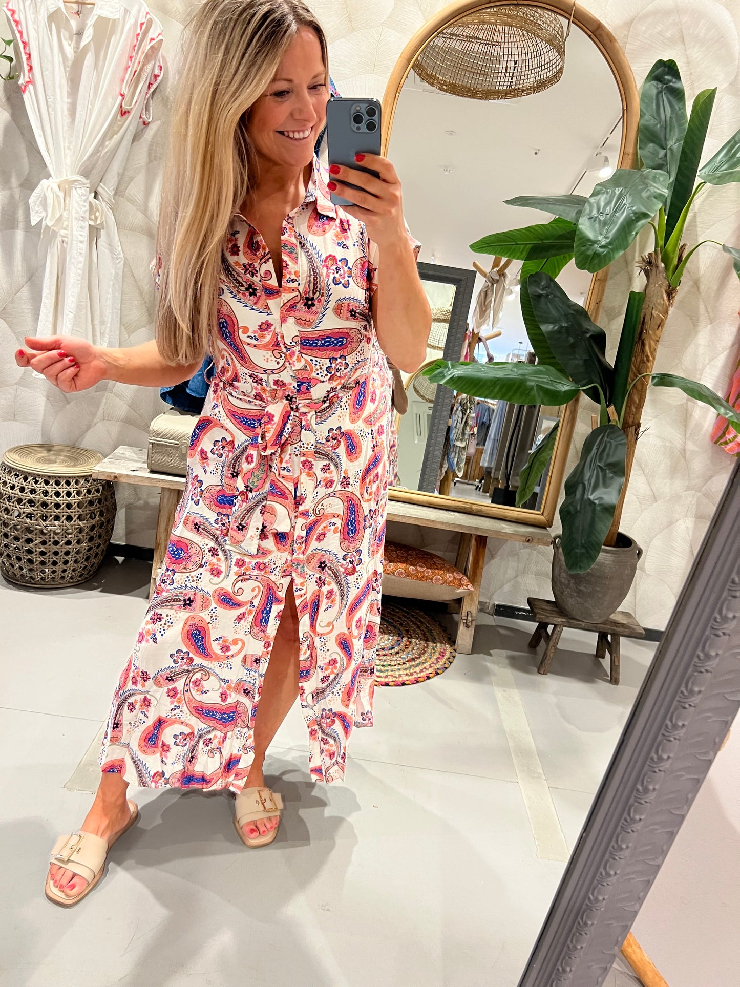 LOD of Love – Gebroken Witte Jurk met Fuchsia Paisleyprint