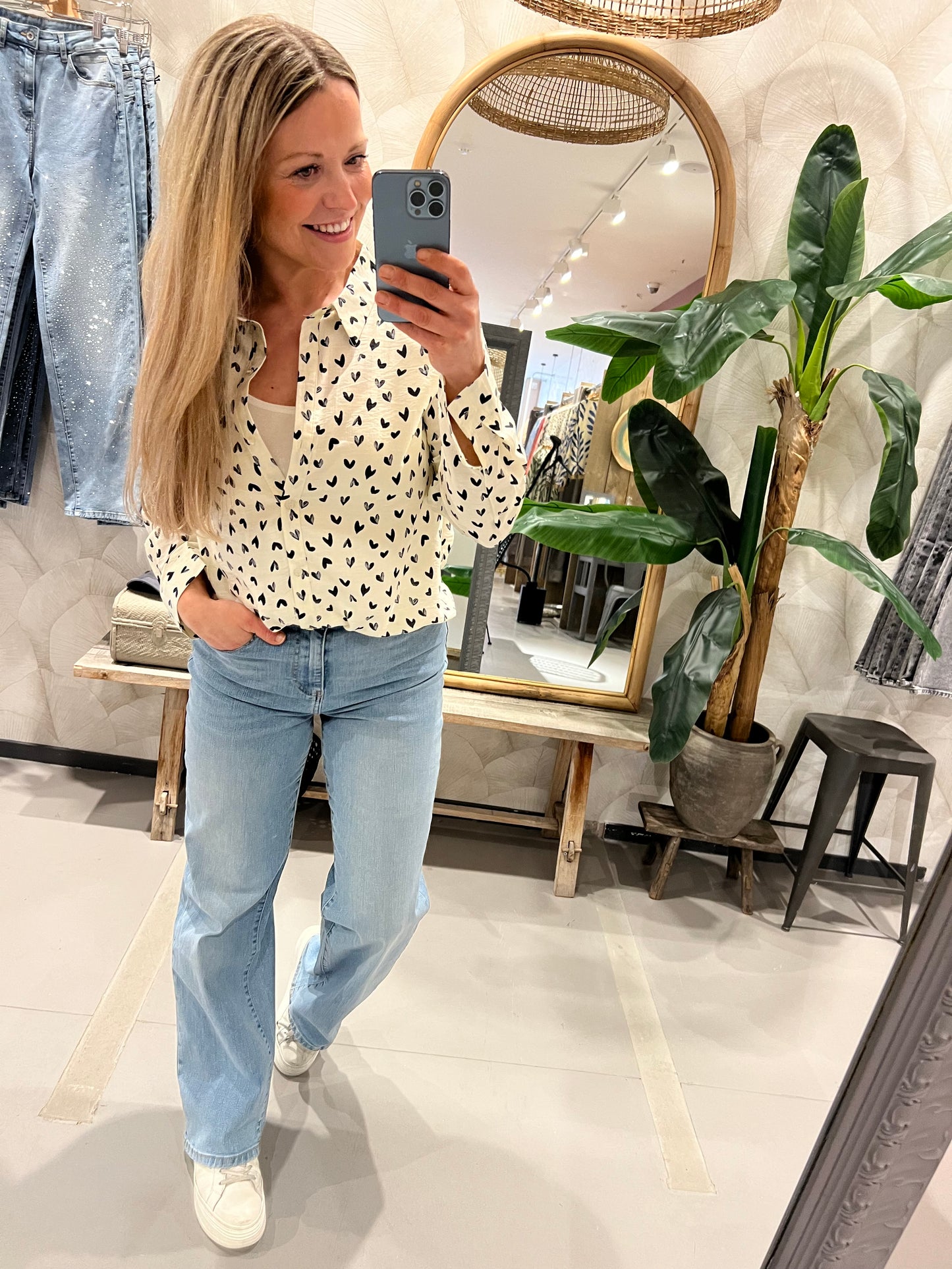 LOD of LOVE – Off White Blouse met Zwarte Hartjes
