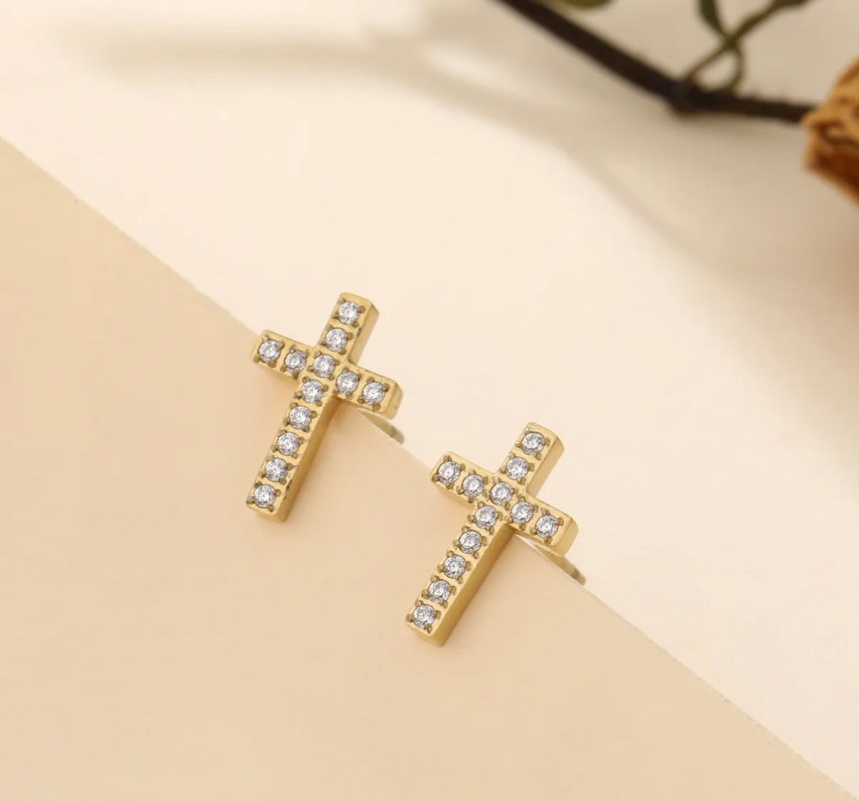 LOD of Love - Sparkling Cross Stud Earrings Goud