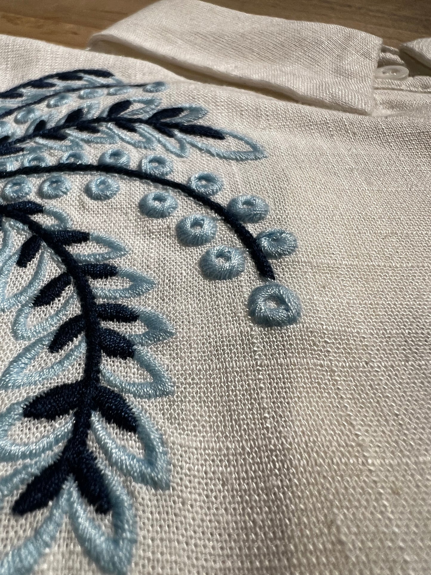 LOD of Love – Witte Blouse met Palmbomen Borduursel
