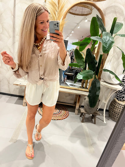 LOD of Love – Linnen Blouse Beige met Strik