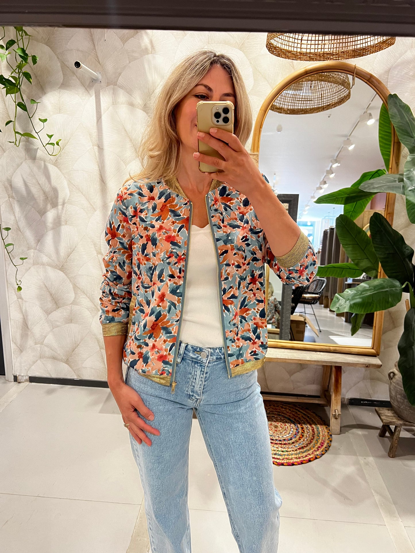 LOD of Love – Bomberjack met Kleurrijke Bloemenprint