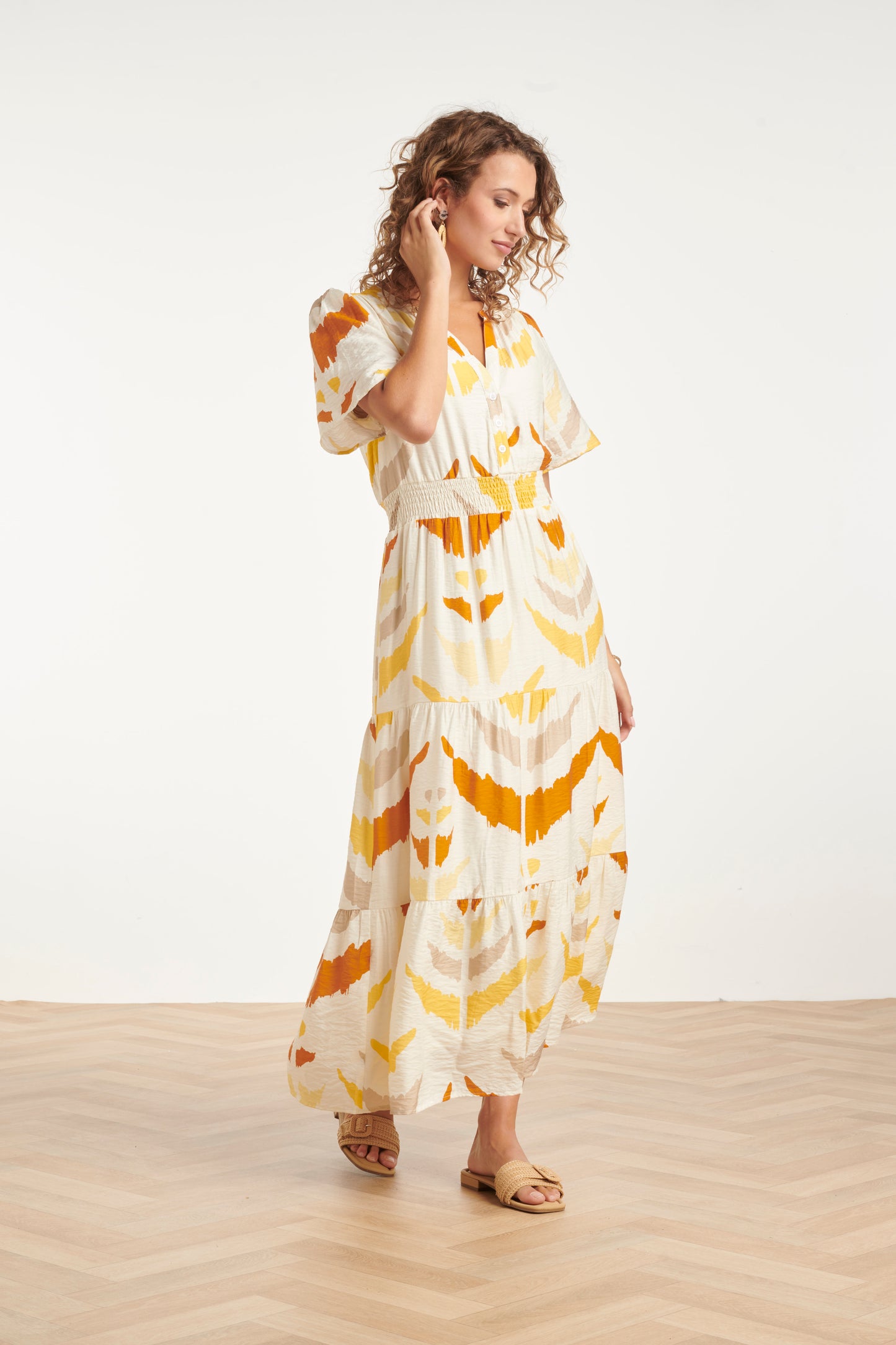 LOD of Love – Midi V hals Jurk met Oranje Aztec Print