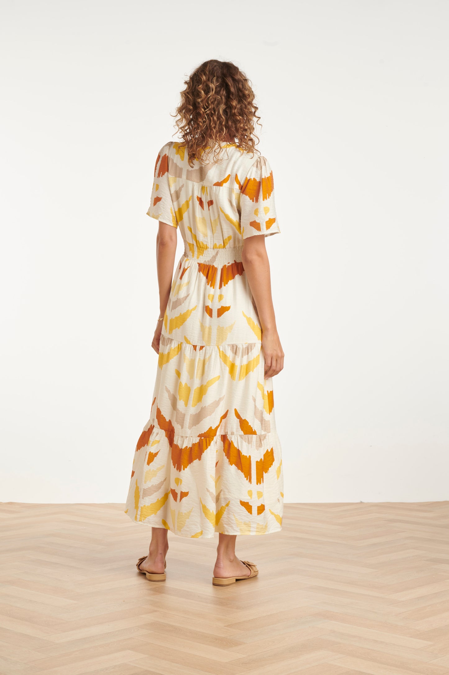 LOD of Love – Midi V hals Jurk met Oranje Aztec Print
