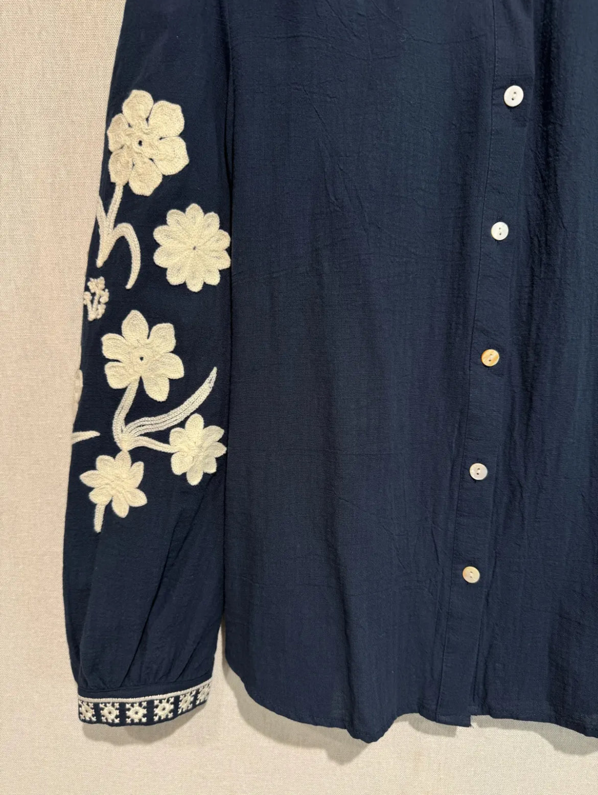 LOD of Love – Navy Bloemenblouse van Katoen