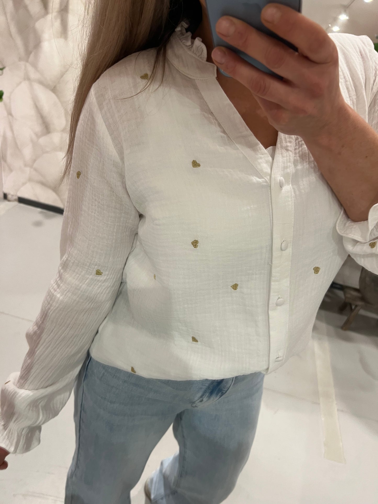 LOD of Love – Witte Blouse met Geborduurde Gouden Hartjes