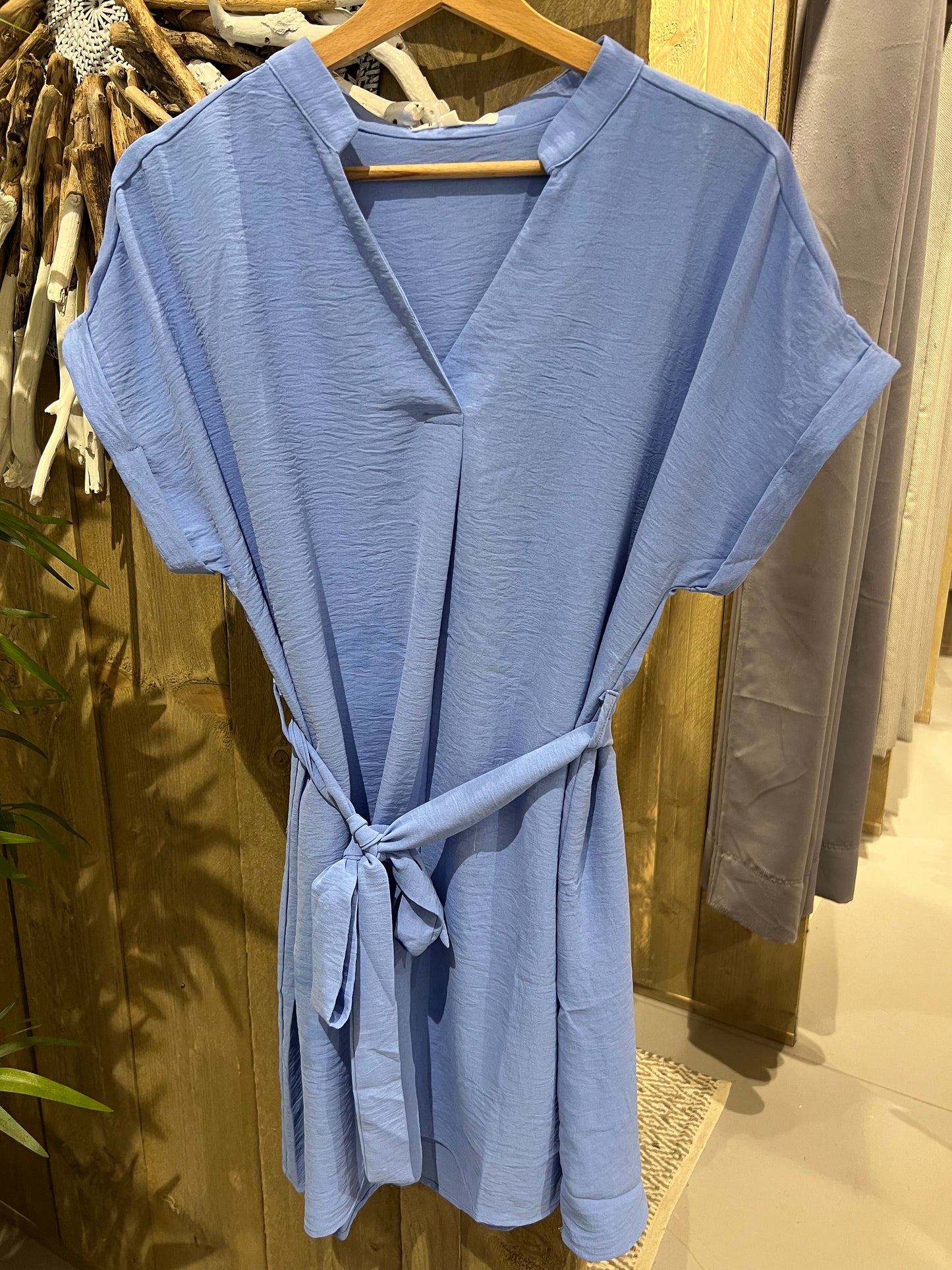 LOD of Love – Licht Blauwe Jurk met Ceintuur