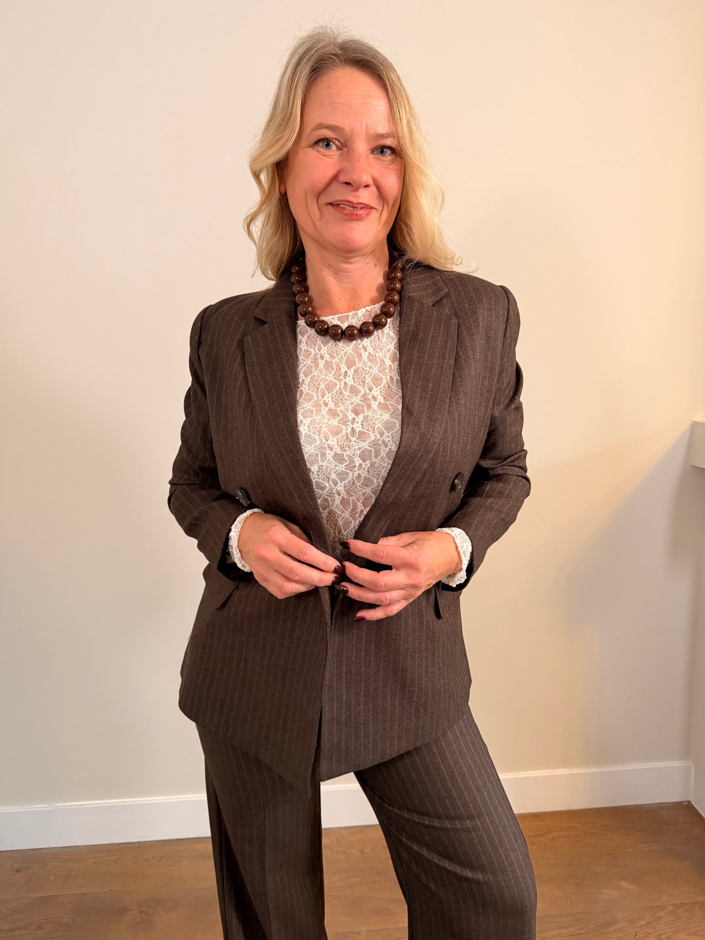 LOD of Love – Love Blazer Met Fijne Streep Chocoladebruin