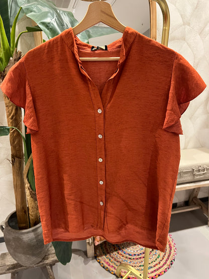 LOD of Love –  Terracotta Blouse met Ruffle Mouwen en Knoopsluiting