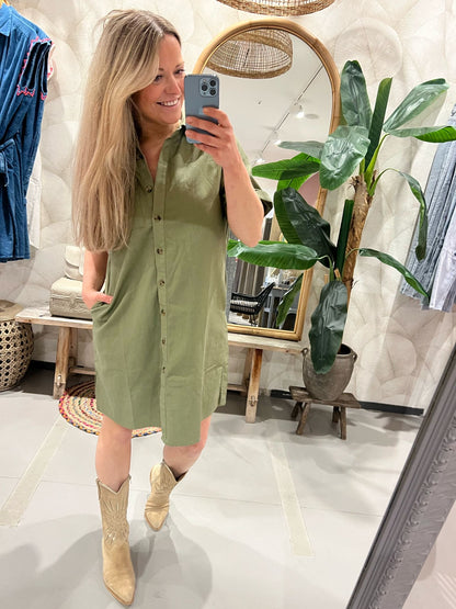 LOD of Love – Groene Korte Jurk Met Knoopsluiting En Borstzak