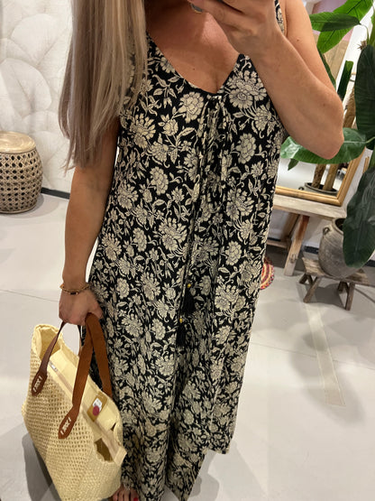 LOD of Love – Ibiza Mouwloze Jurk – Zwart met Bloemenprint