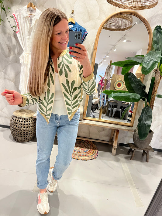 LOD of Love -  Bomberjack met Kaki Leaves