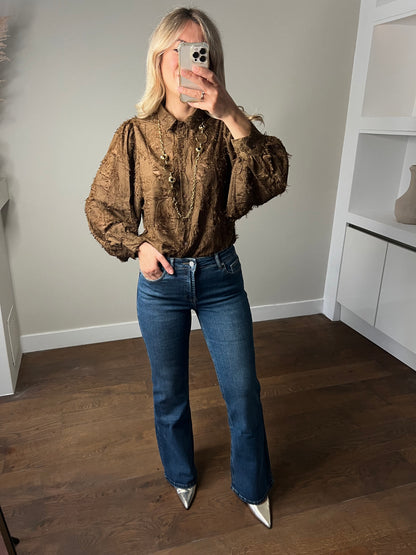 LOD of Love – Bruine Fluffy Blouse met Pofmouwen