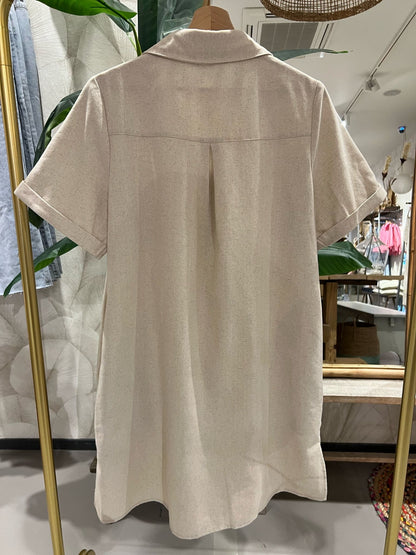 LOD of Love – Beige Korte Jurk Met Knoopsluiting En Borstzak