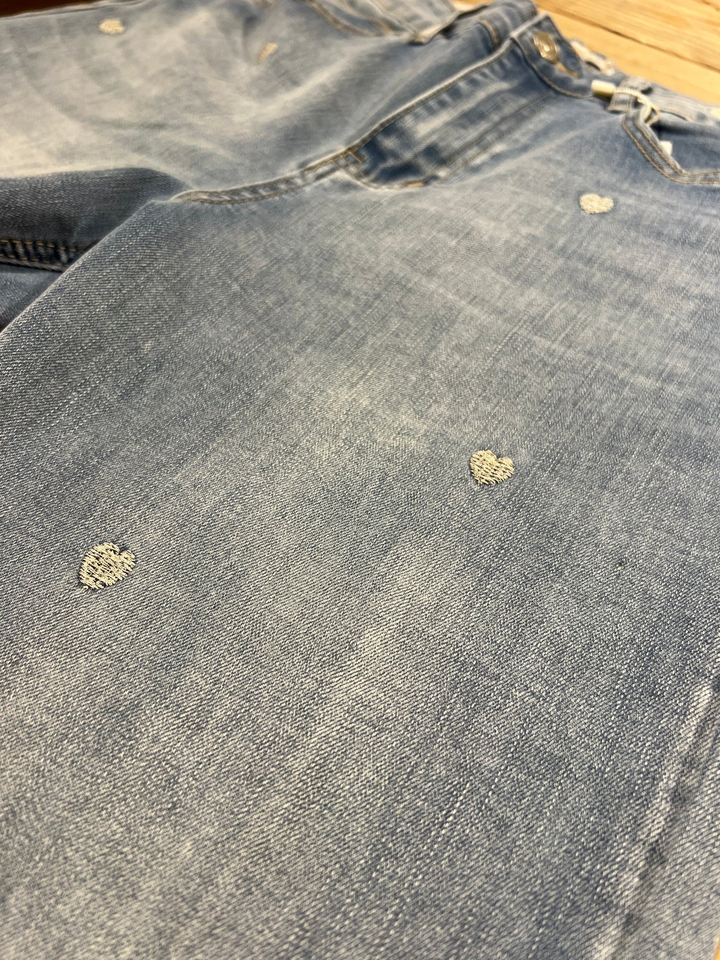 LOD of Love – Mom Jeans met Hartjes