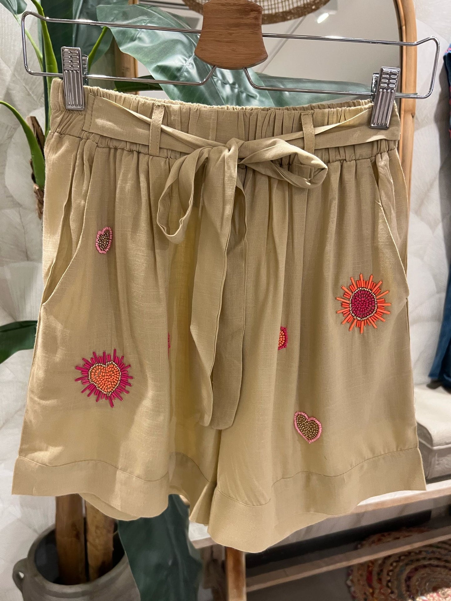 LOD of Love - Boho Short met Kralenhartjes