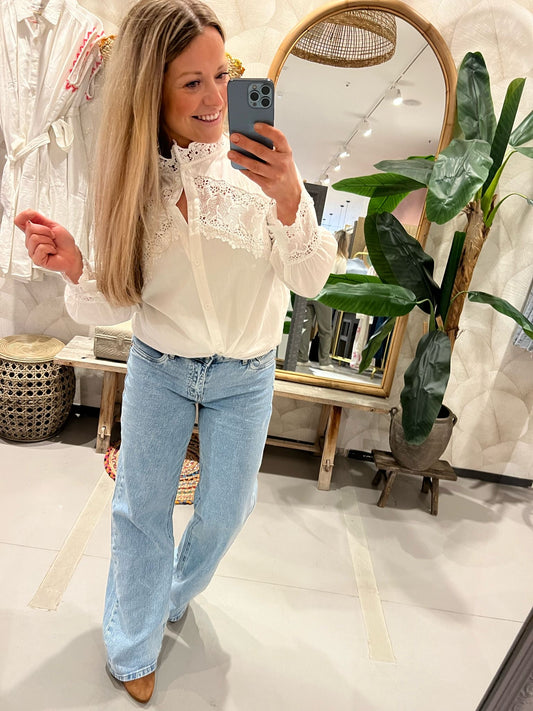 LOD of Love – Romantische Blouse met Kantdetails – Wit