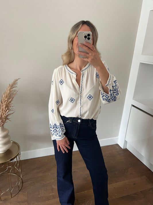 LOD of Love –  Witte Blouse met Blauwe Borduursels