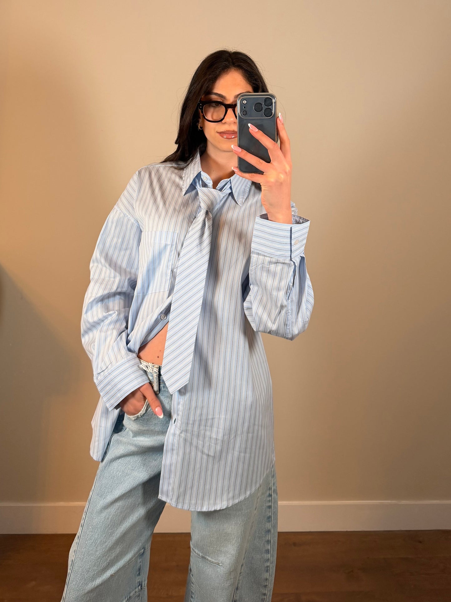 LOD of Love – Oversized Blouse Light Blue