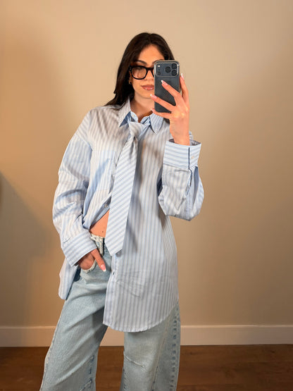 LOD of Love – Oversized Blouse Light Blue