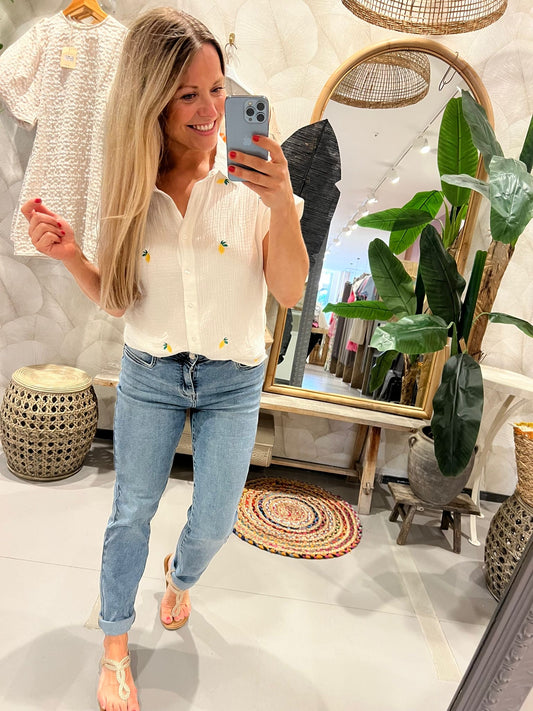 LOD of Love – Witte Blouse met Geborduurde citroenen en Korte Mouw
