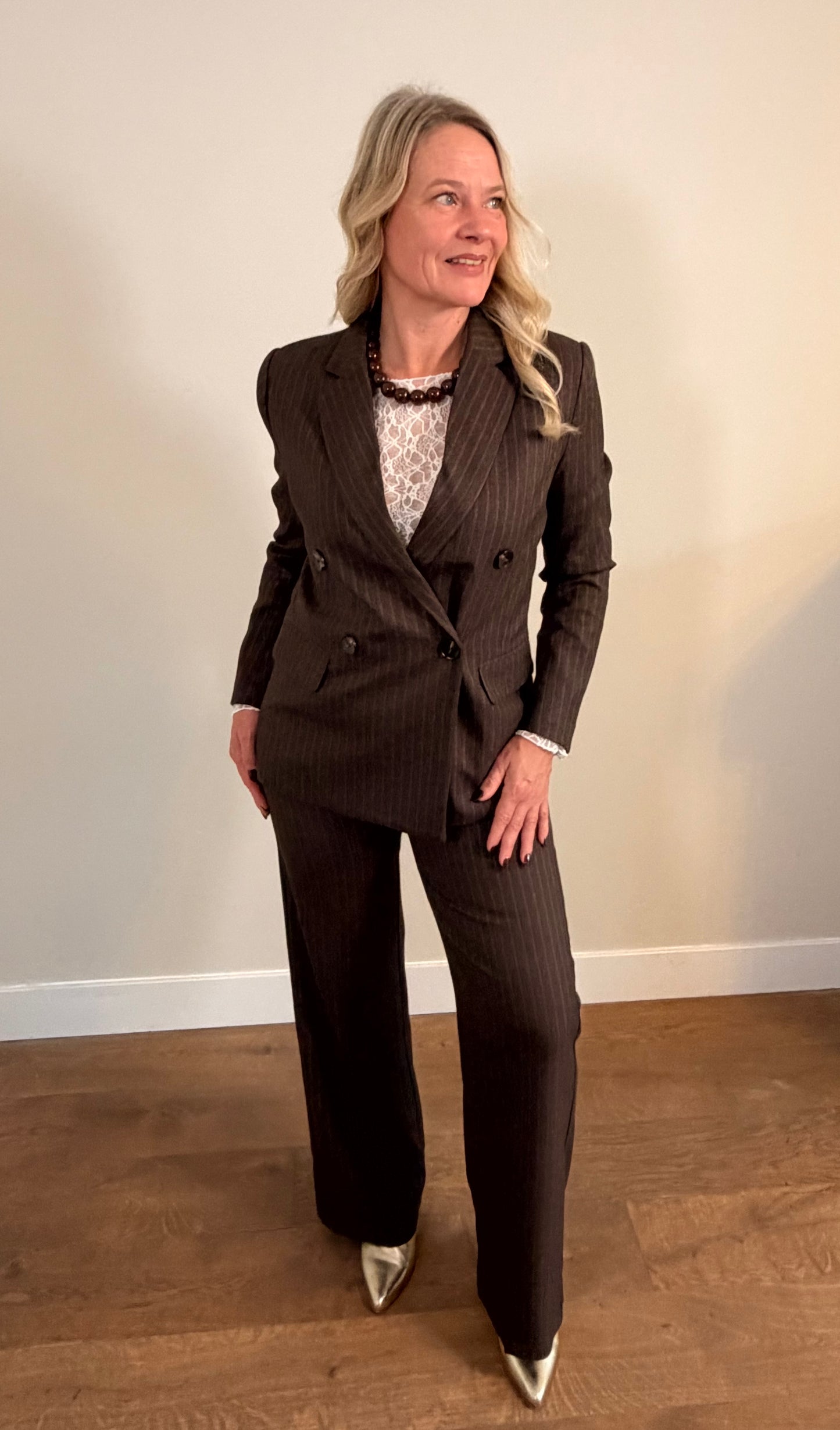 LOD of Love – Love Blazer Met Fijne Streep Chocoladebruin