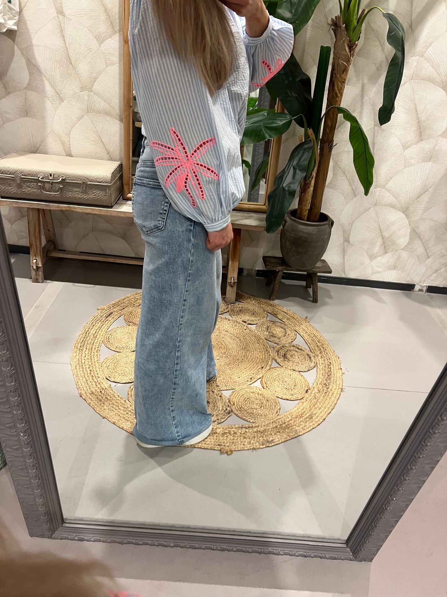 LOD of Love – Lichtblauwe Gestreepte Blouse Roze Palm