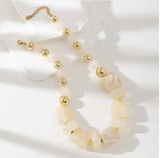 LOD of Love – Statement Kralen Ketting Chunky Goud & Crèmekleurige Blokken