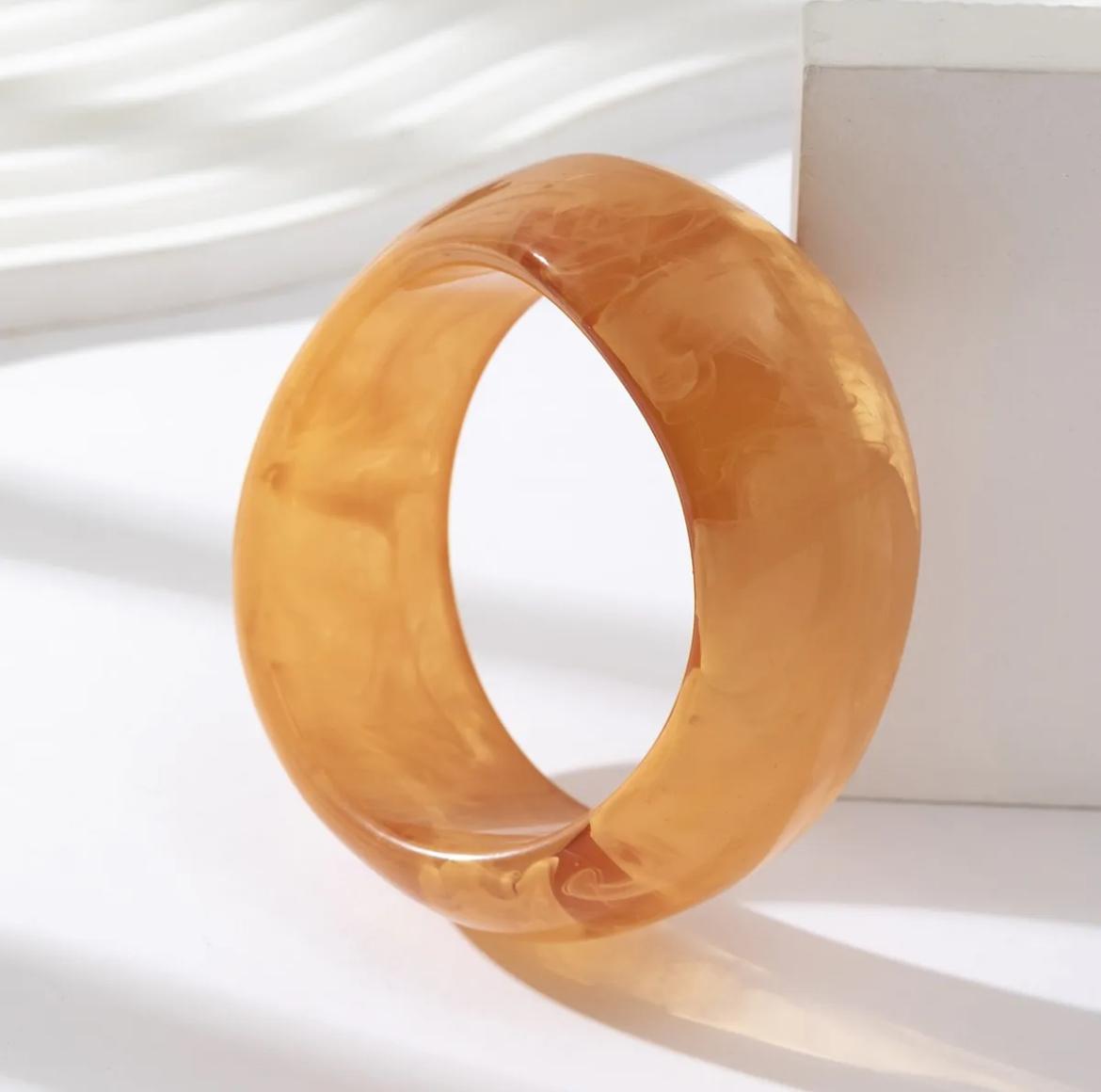 LOD of Love – Cloudy Luxe Bangle Honing Amber