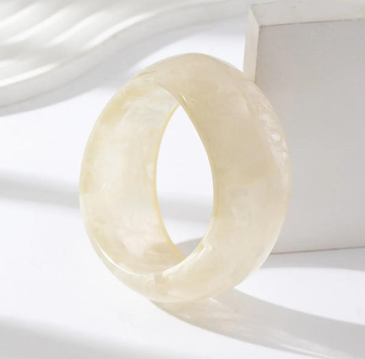LOD of Love – Cloudy Luxe Bangle Ivoor White