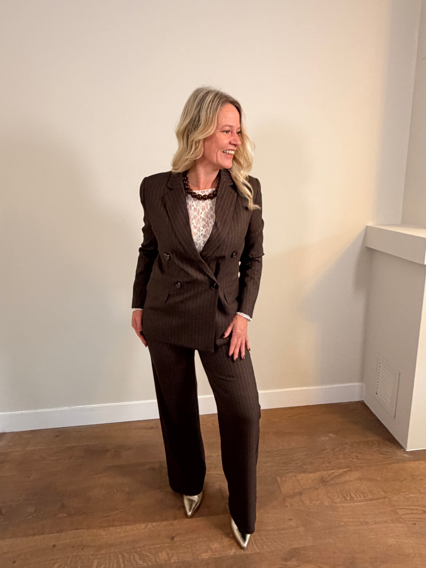 LOD of Love – Love Blazer Met Fijne Streep Chocoladebruin
