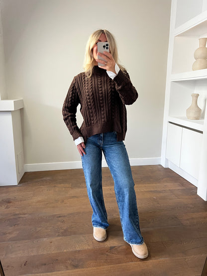 LOD Of Love - Donkerbruine Kabeltrui met Opstaande Kraag