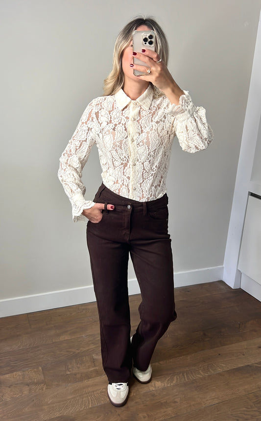 LOD of Love – Spitzenbluse mit Perlenknöpfen Ecru