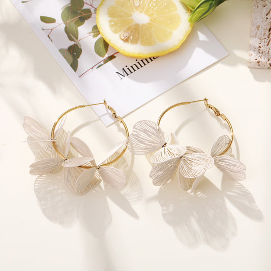 LOD of Love - Oorringen met bloemen Crème & Goud