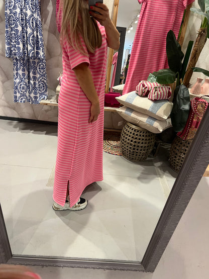 LOD of Love – Gestreepte T-shirtjurk in Roze Ella