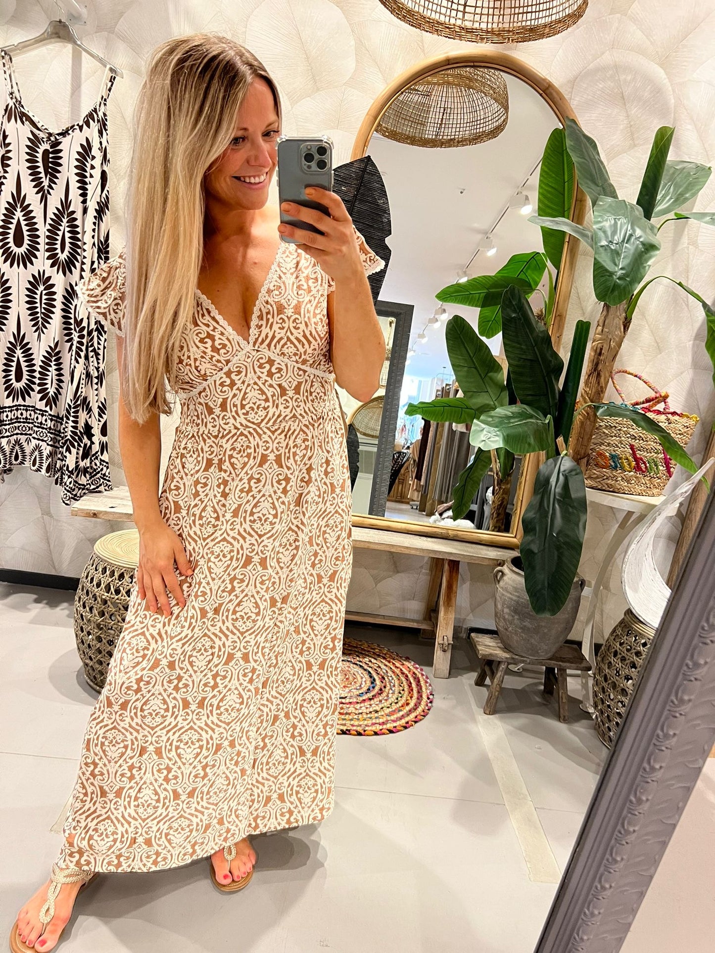 LOD of Love – Maxi Jurk Belle Soft Beige Kantprint