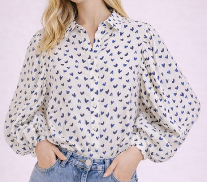LOD of Love – Blauwe Hartjes Blouse met Pofmouw