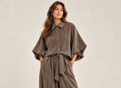 LOD of Love – Velvet Blouse met Ballonmouwen Taupe