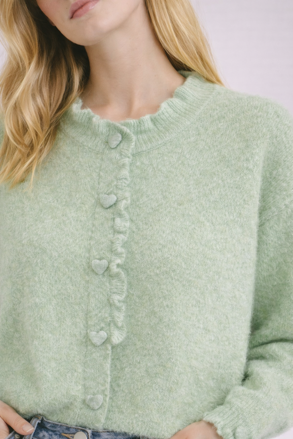 LOD of Love – Zachtgroen Fluffy Vest met Ruches