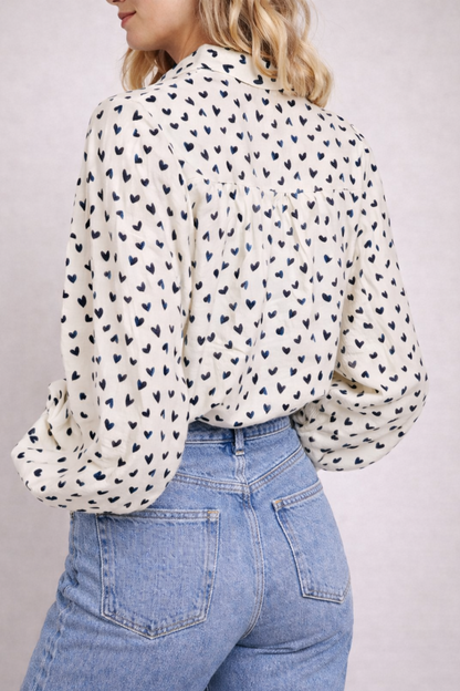 LOD of Love – Zwarte Hartjes Blouse met Pofmouw