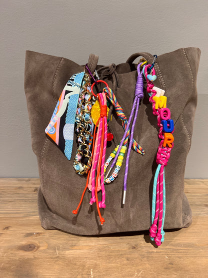 LOD of Love - Bag Charm Amour Geel/Bruin Koord