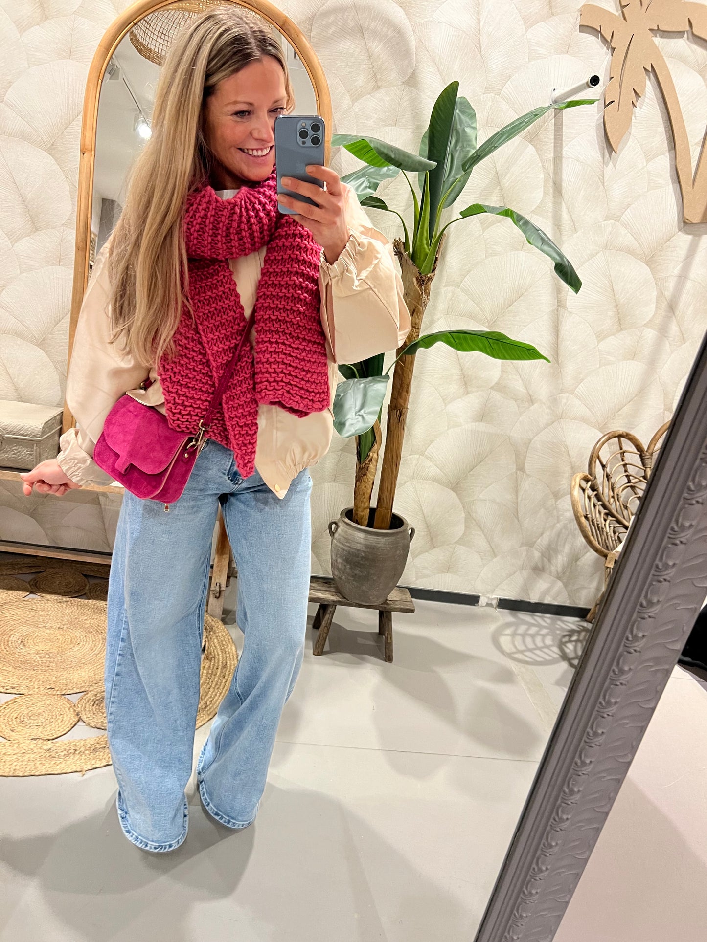LOD of Love Flora Suède Tas – Fuchsia Statement met Verstelbare Schouderband