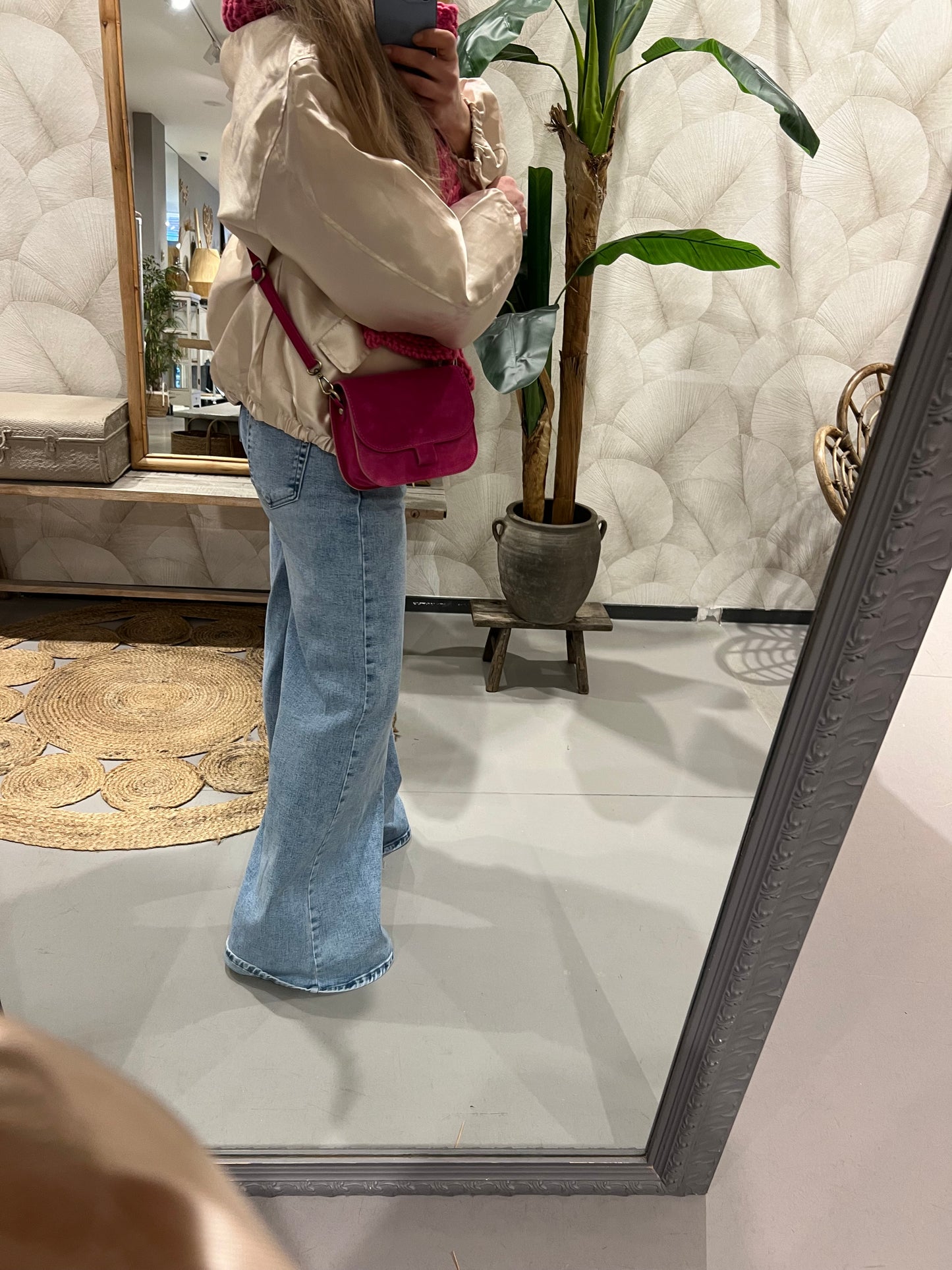 LOD of Love Flora Suède Tas – Fuchsia Statement met Verstelbare Schouderband